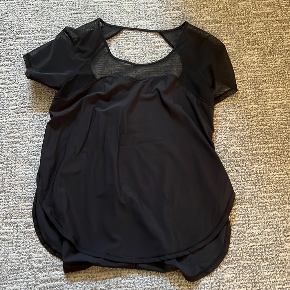 Lululemon black top